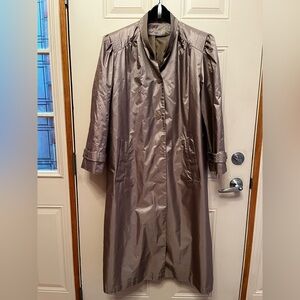 Beautiful vintage Chiango metallic taupe trench /rain coat size 16